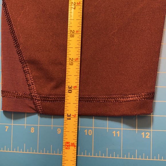 Women’s Victoria Sport Leggings, Size L, purple.  Capri Length. - Picture 4 of 7